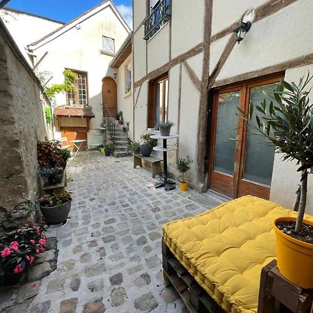 Magnifique Studio Cosy Avec Terrasse En Centre-Ville Provins Exterior photo