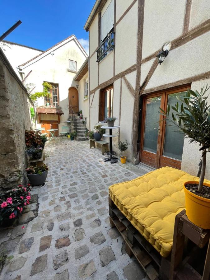 Magnifique Studio Cosy Avec Terrasse En Centre-Ville Provins Exterior photo